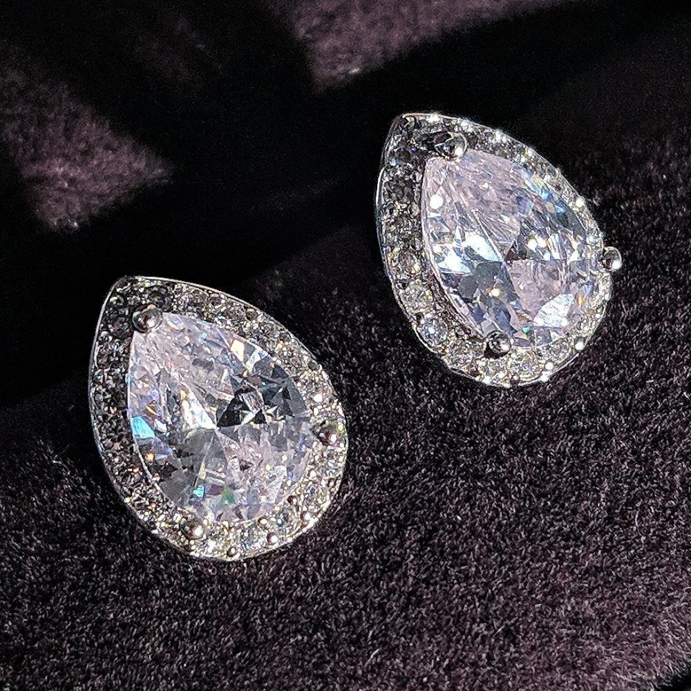 🎁Classy Pear Cut White CZ Cute Wedding Earrings, MLNN1157 - Picture 2 of 5